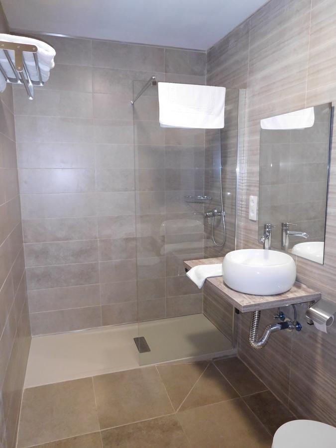 Hotel Restaurante Las Galias Zuera Екстер'єр фото