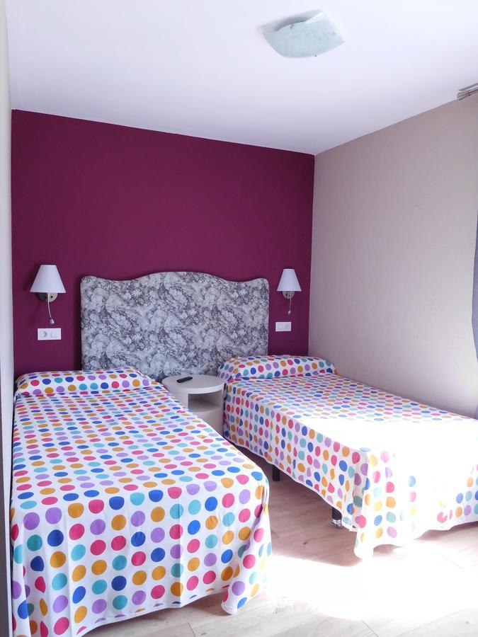 Hotel Restaurante Las Galias Zuera Екстер'єр фото