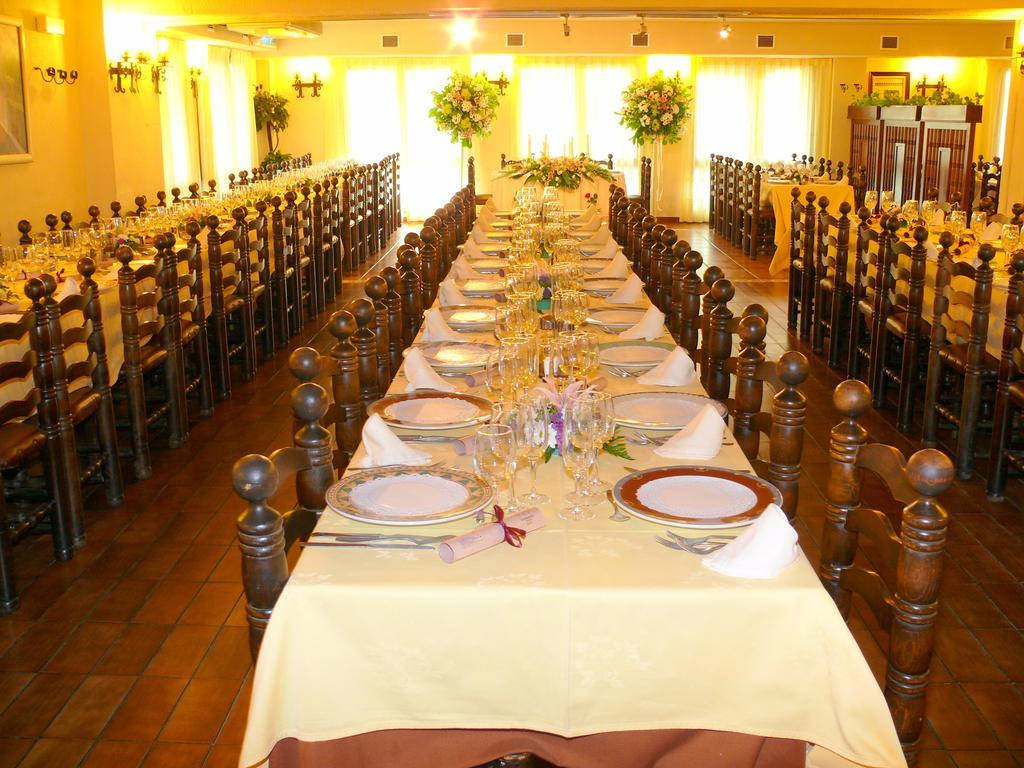 Hotel Restaurante Las Galias Zuera Екстер'єр фото