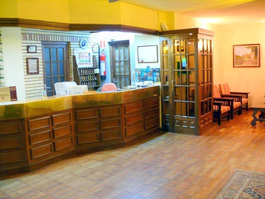 Hotel Restaurante Las Galias Zuera Екстер'єр фото